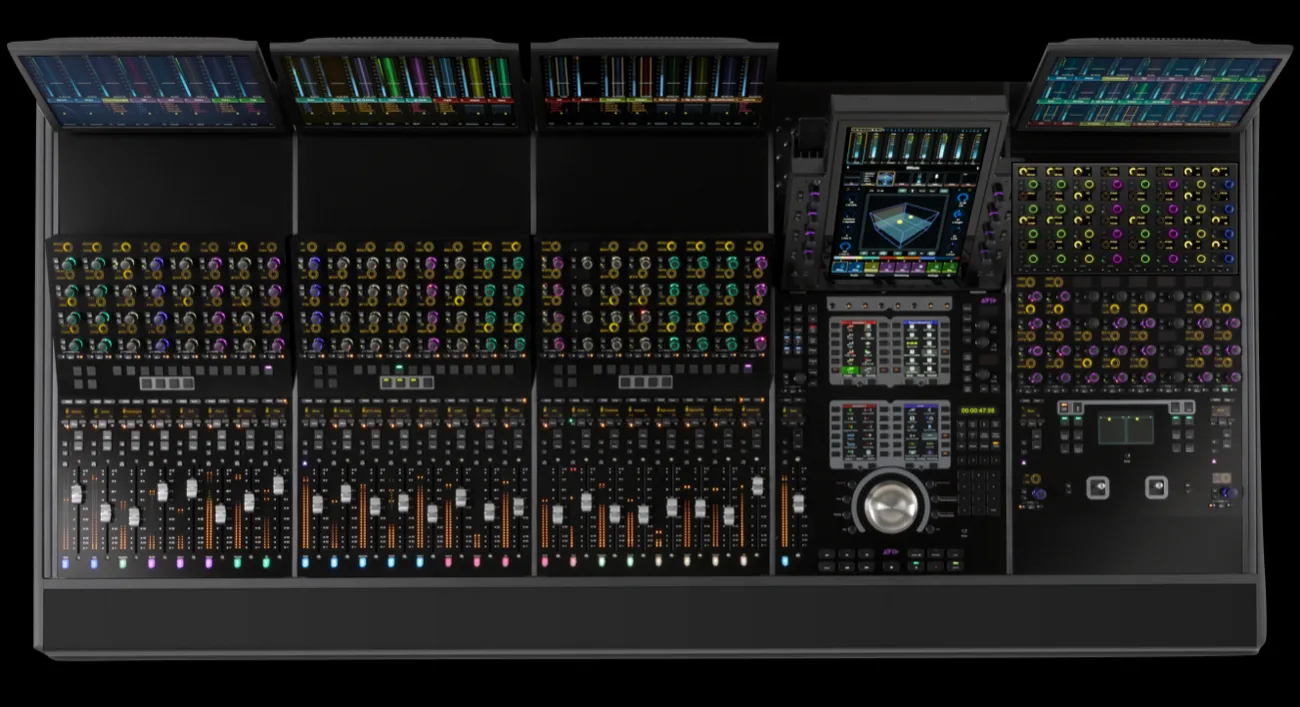 Avid S4 de 24 faders com 4 Display Modules, Joystick Module e dois Channel Knob Modules